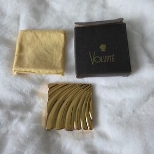 Volupte Vintage Scalloped Shell Powder Compact Gold Tone Metal 1950s USA Boxed
